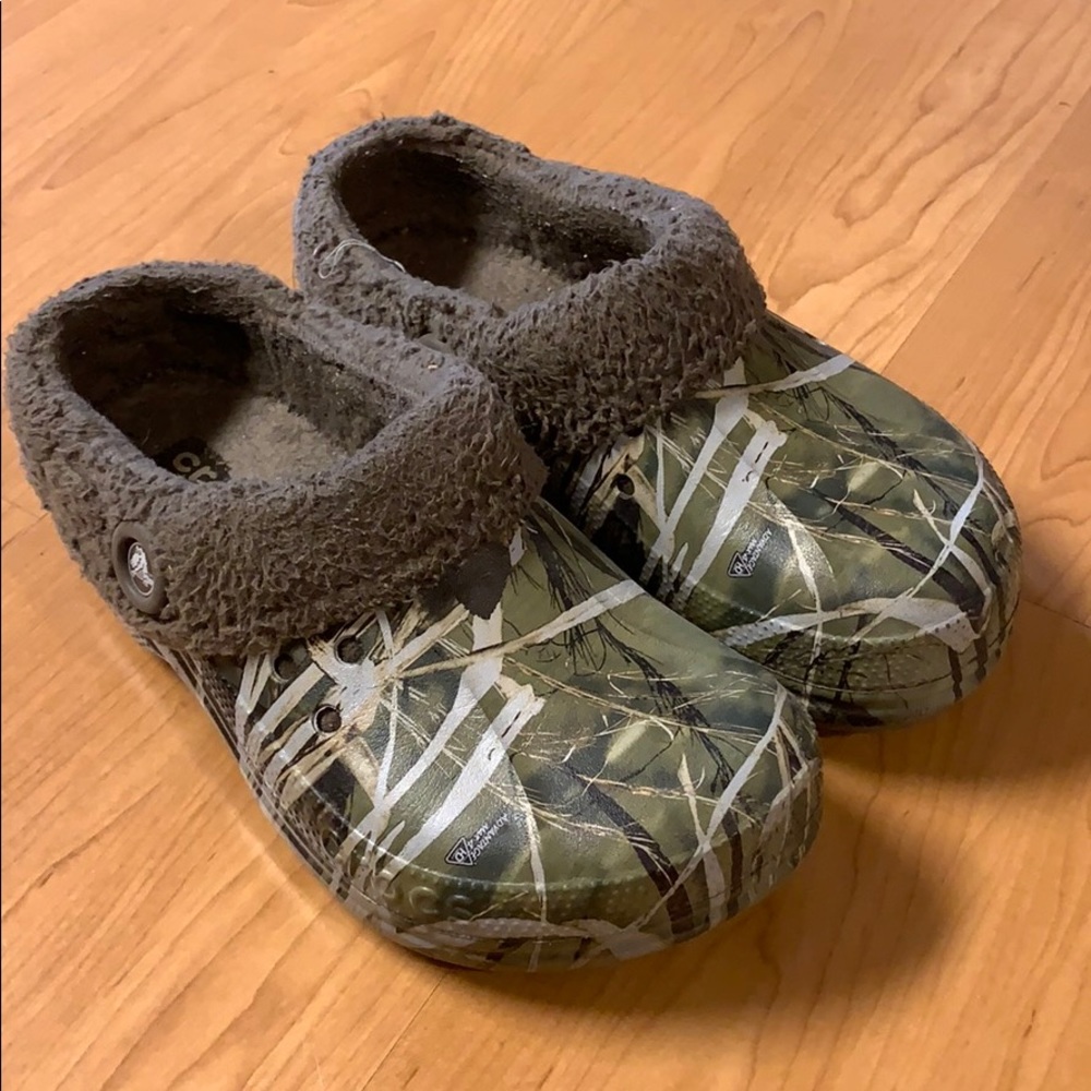 fuzzy camo crocs